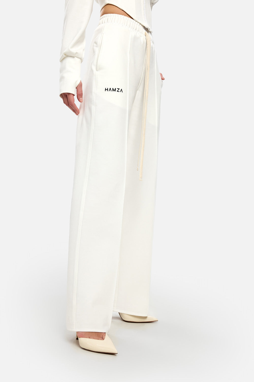 Pantaloni evazați Karol | Femei | Alb | Stil Modern & Elegant | Confort & Funcționalitate | Atelier Hamza