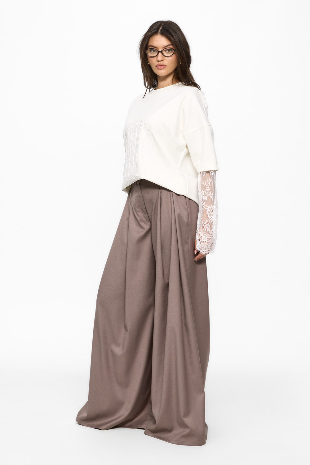 Venice off-white Top with lace sleeves