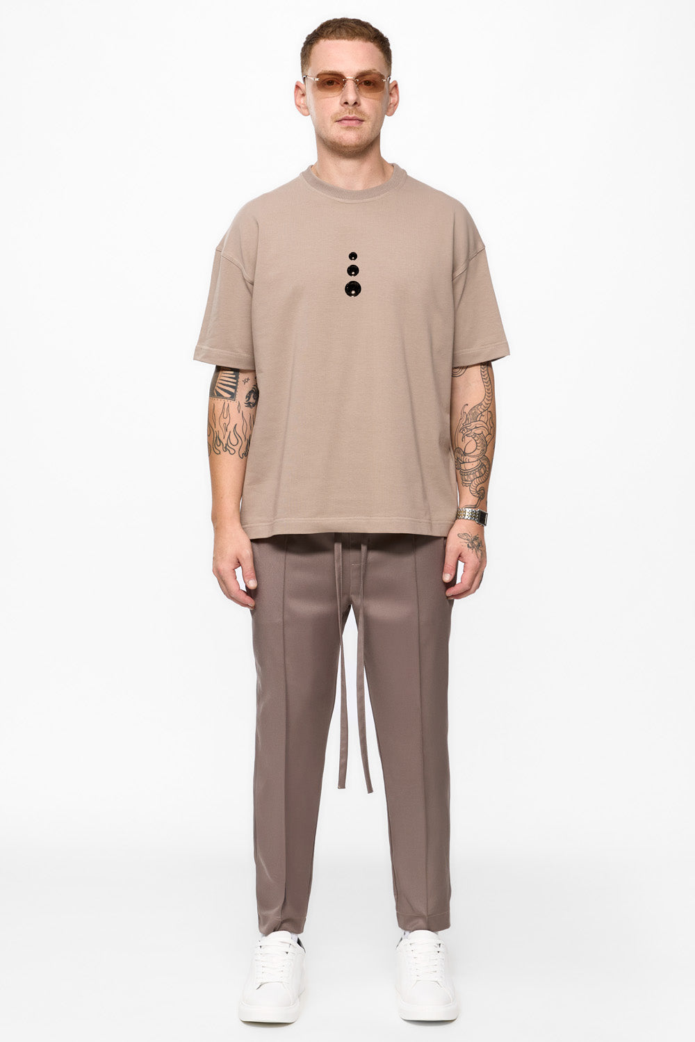 Beżowy haftowany T-shirt Chakra