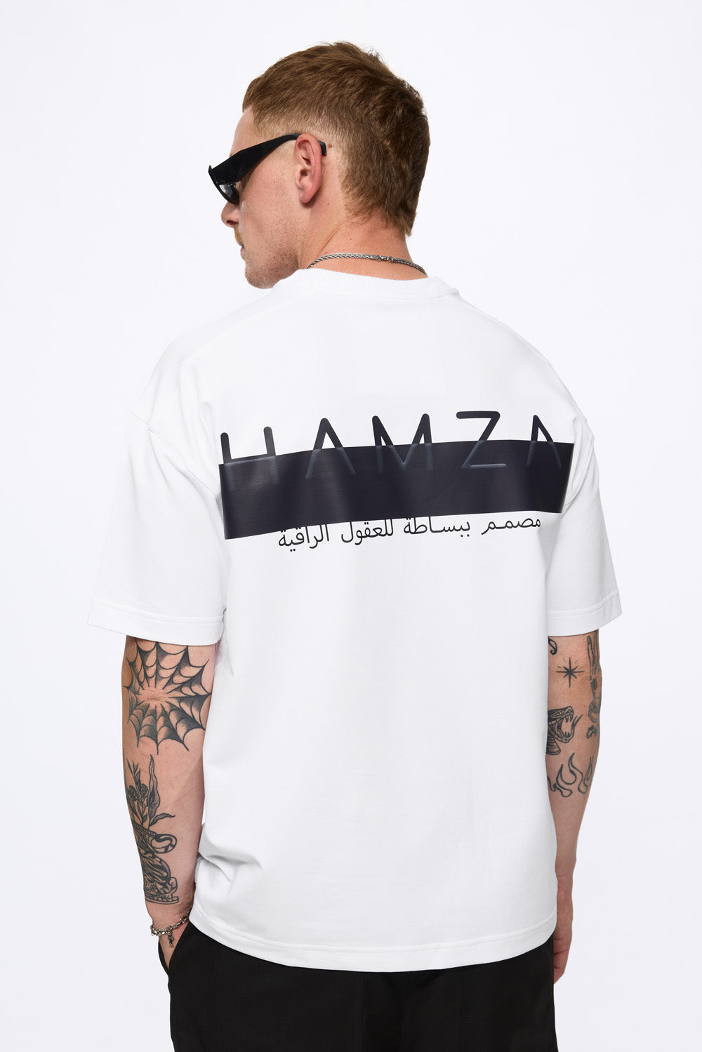 Tricou cu imprimeu Riyad | Barbati | Alb | Stil modern și elegant | Confort și funcționalitate | Atelier Hamza