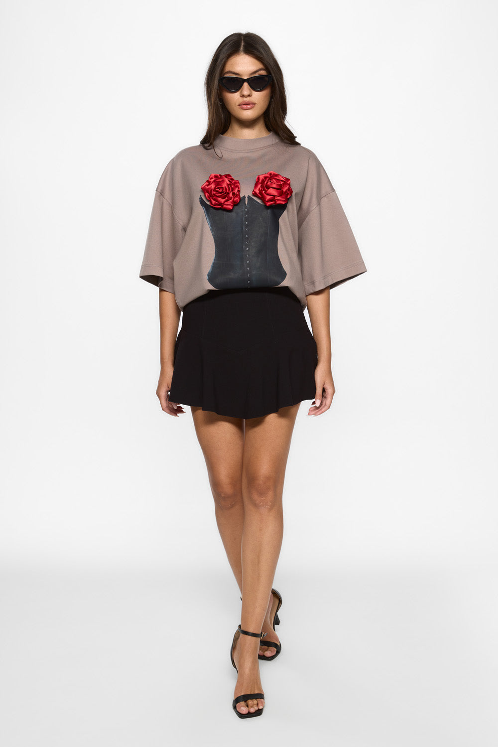 Koszulka Belle z kwiatową aplikacją w kolorze off-white W