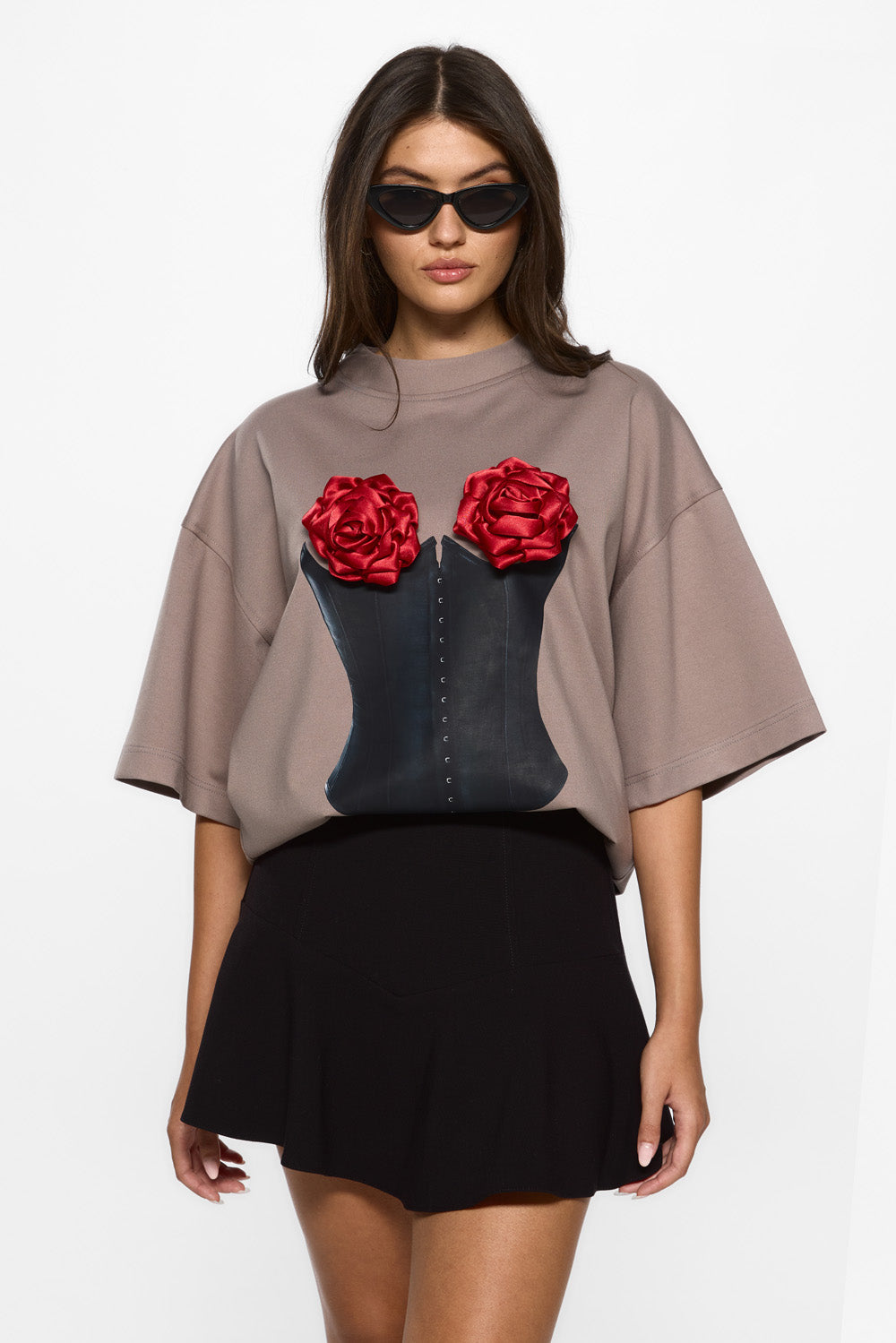 Koszulka Belle z kwiatową aplikacją w kolorze off-white W