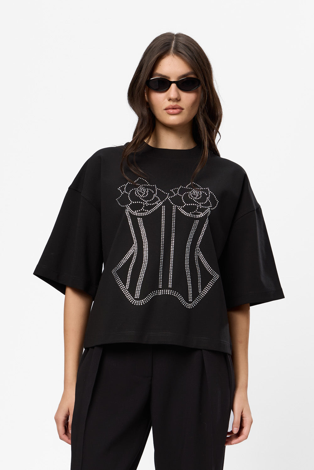 Koszulka Belle z kwiatową aplikacją w kolorze off-white W