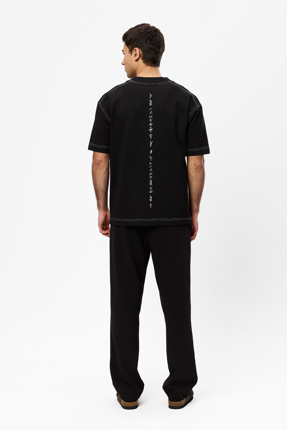Kira embroidered Black T-shirt