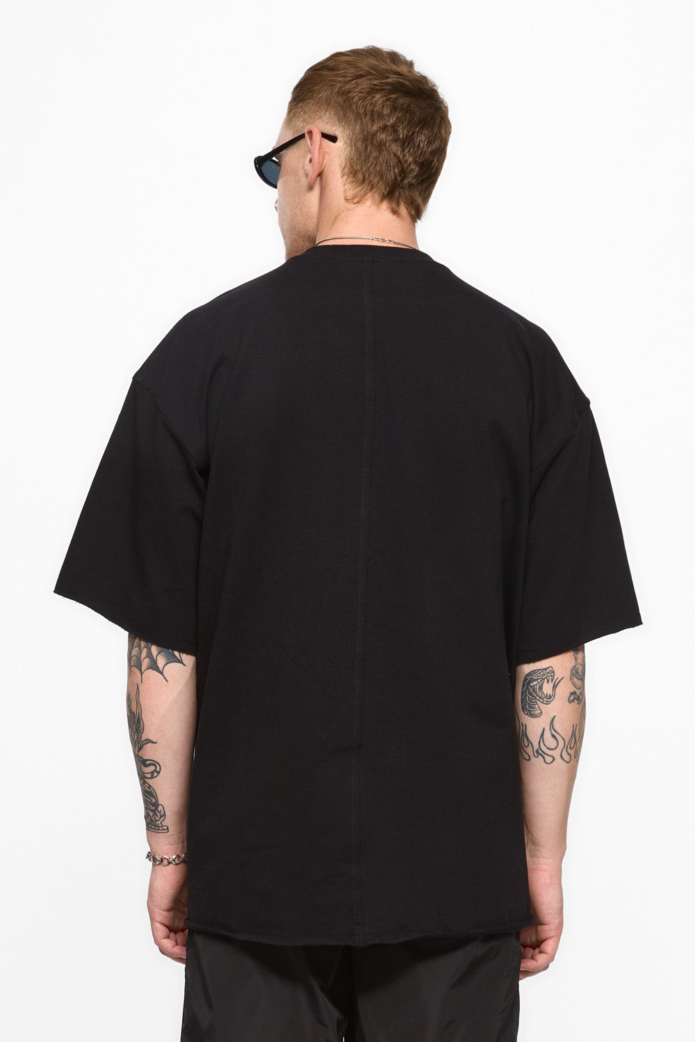 Oversized T-shirt | Men | Black | Modern and elegant style | Comfort and functionality | Atelier Hamza