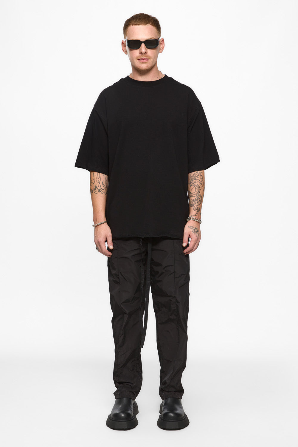 Czarna bluza z kapturem z nadrukiem Dark