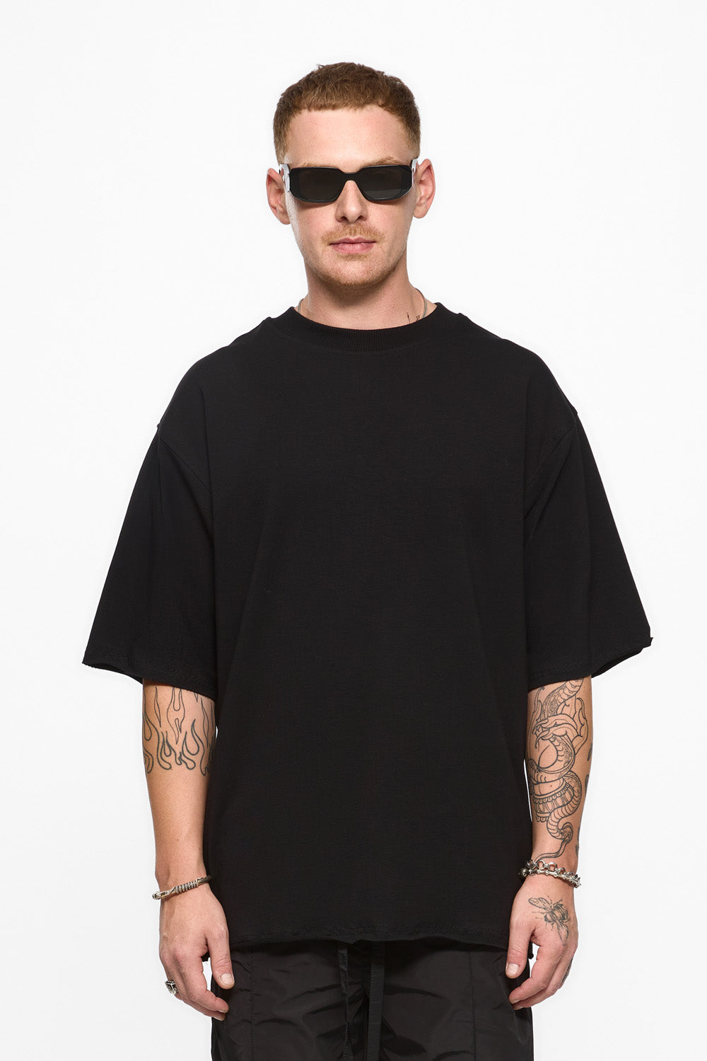 Tricou Oversized | Bărbați | Negru | Stil modern și elegant | Confort și funcționalitate | Atelier Hamza