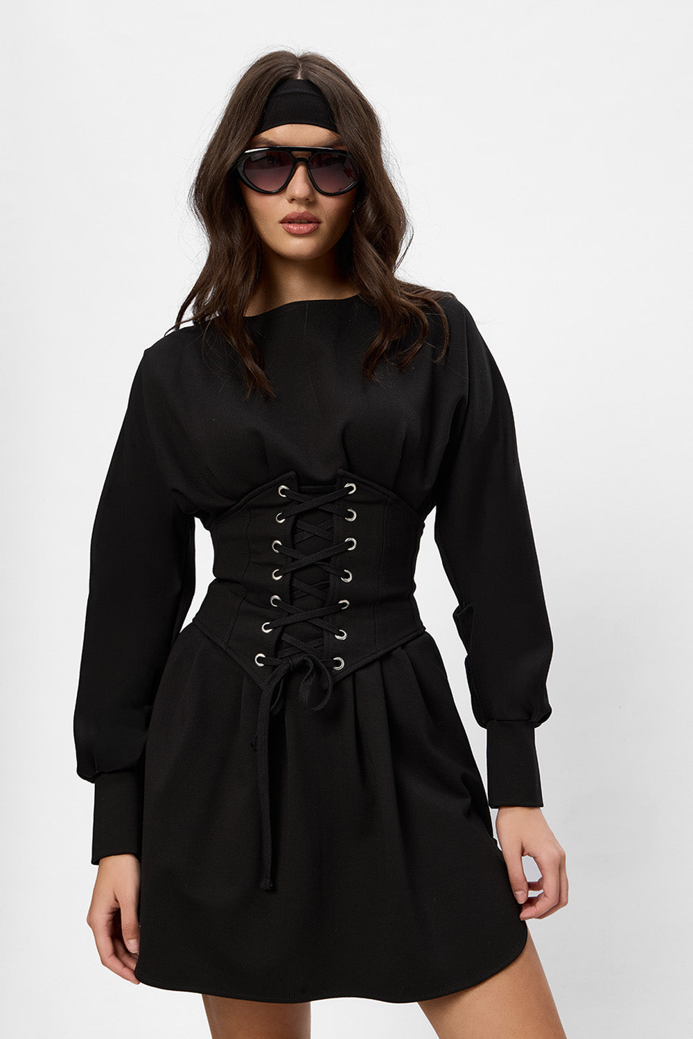 Czarna bluza z kapturem Karol z gorsetem