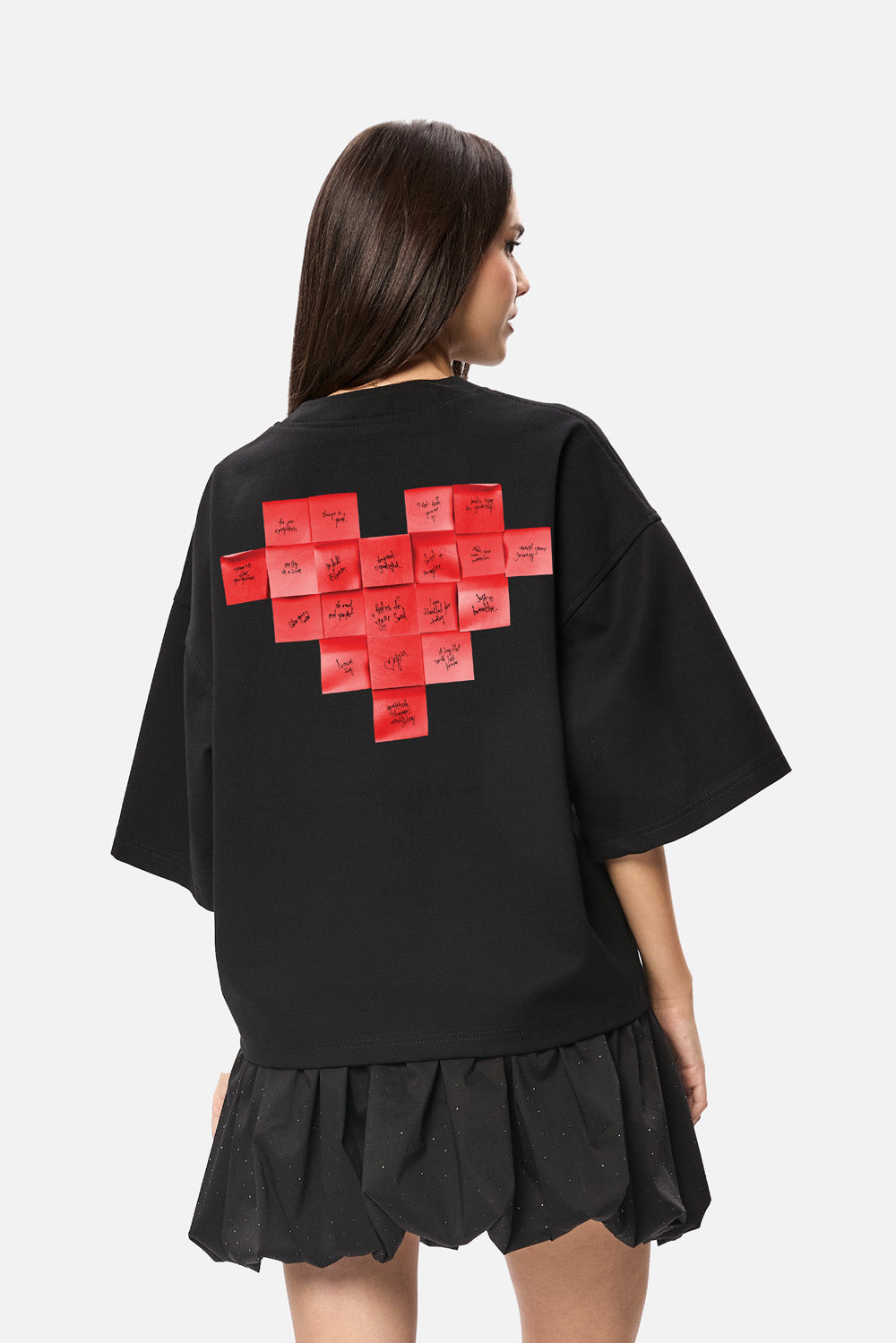 Tricou cu imprimeu Heart Post | Femei | Negru | Stil Modern & Elegant | Confort & Funcționalitate | Atelier Hamza