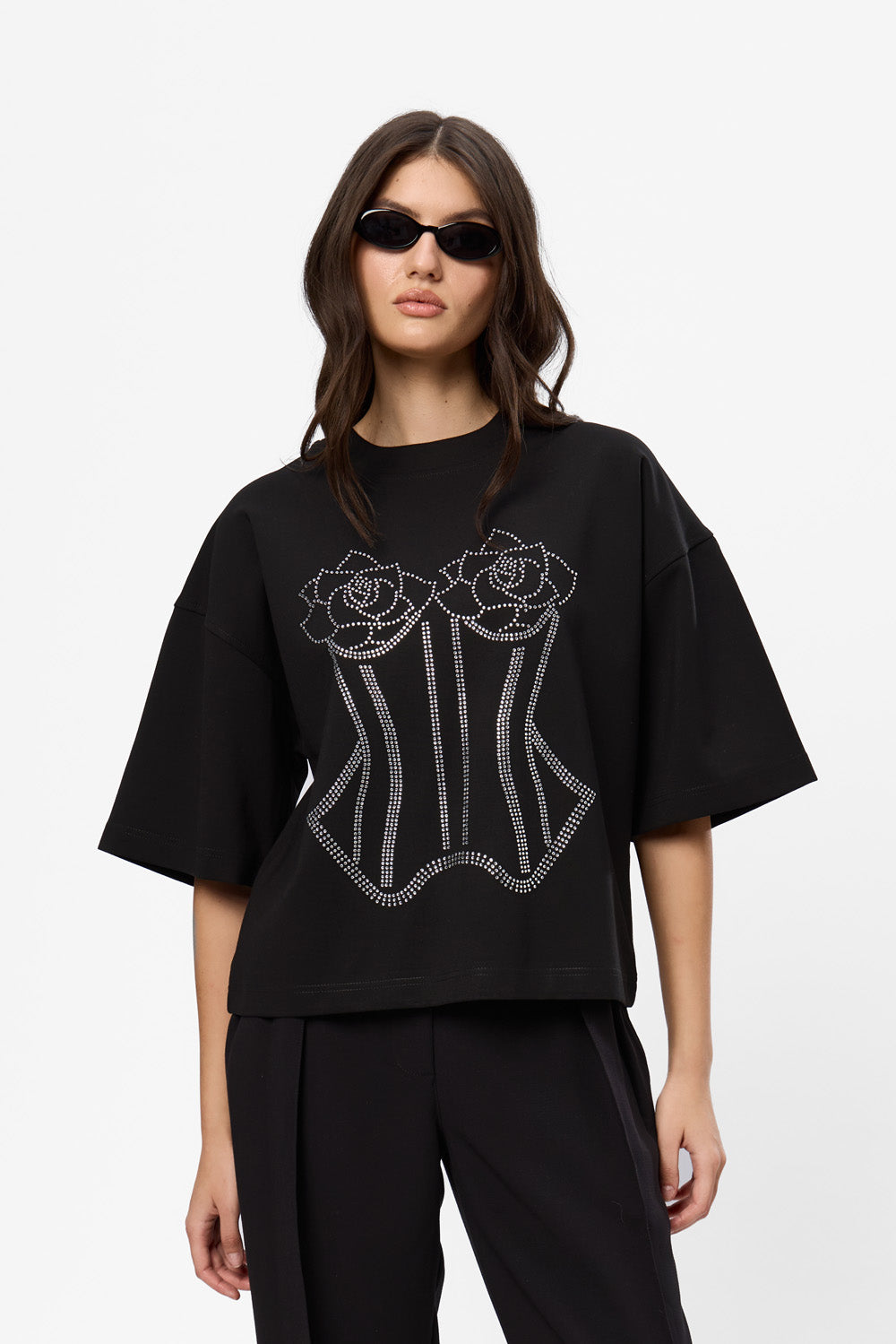 Koszulka Belle z kwiatową aplikacją w kolorze off-white W