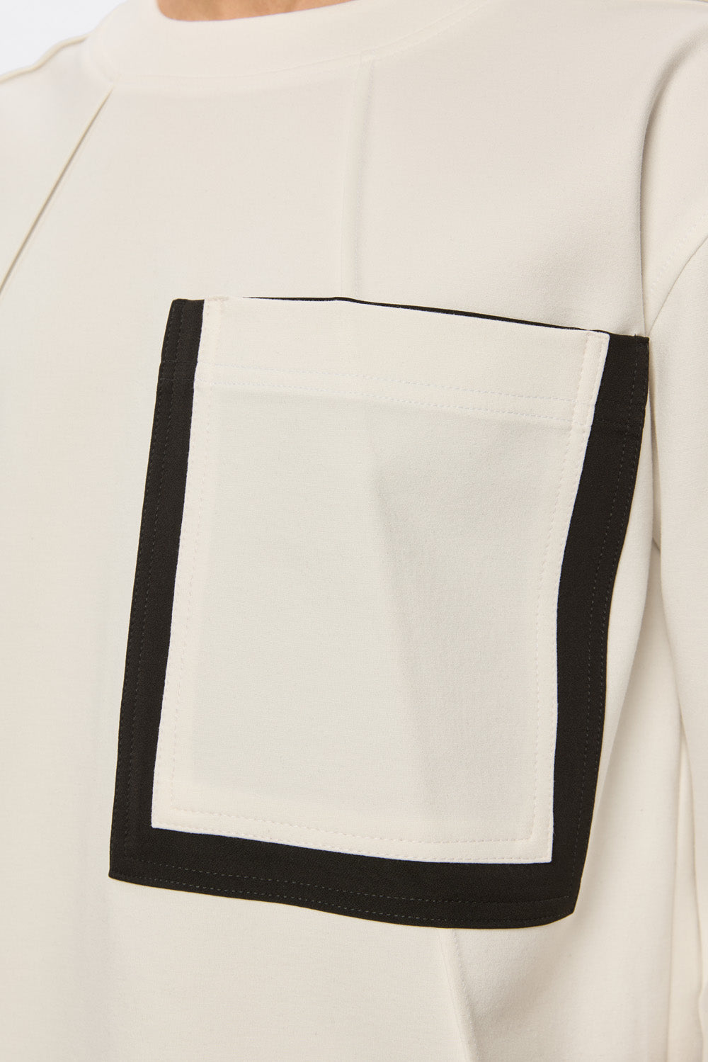 Pocket Off-White Omar T-Shirt