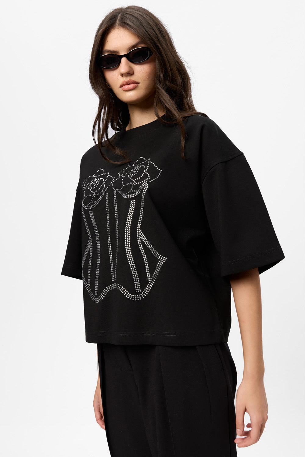 Koszulka Belle z kwiatową aplikacją w kolorze off-white W