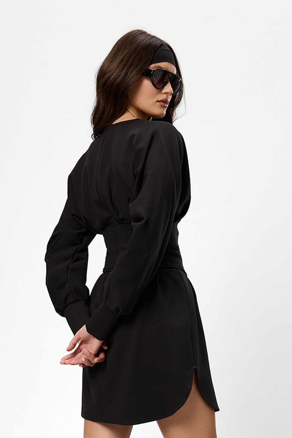 Czarna bluza z kapturem Karol z gorsetem