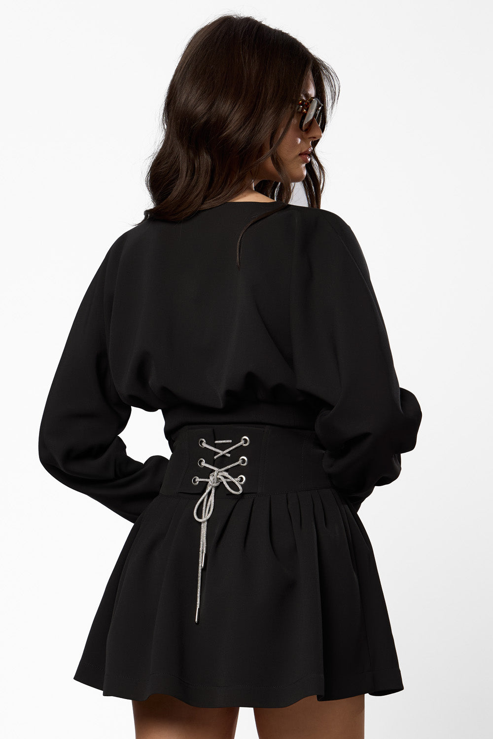 Czarna bluza z kapturem Karol z gorsetem