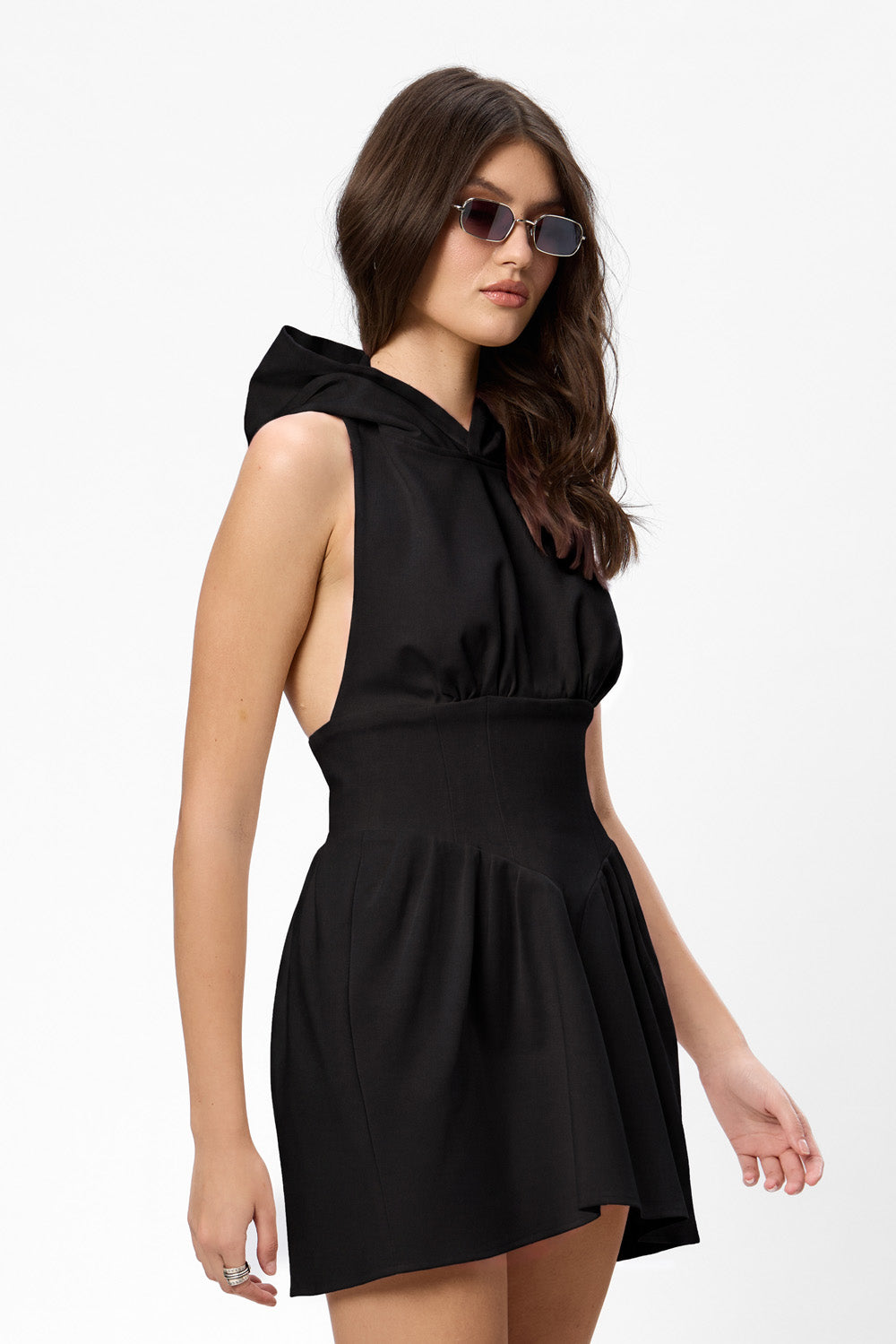Czerwona bluza z kapturem FRAGILE wyszywana W