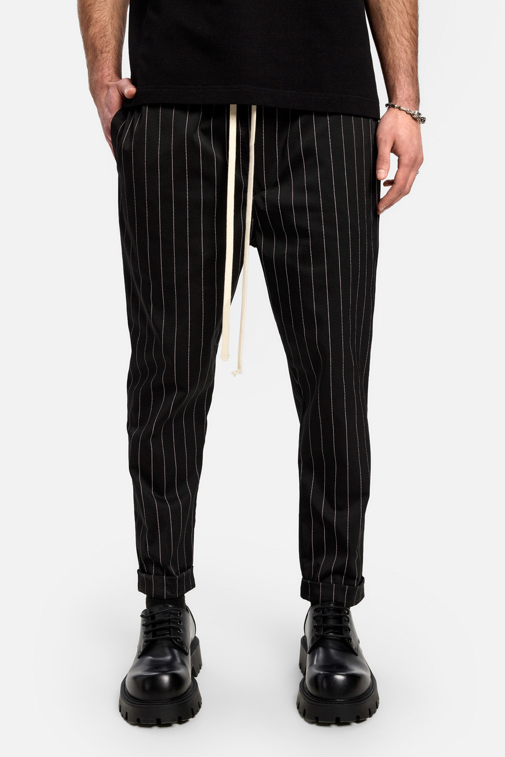 Pantaloni din pânză cu dungi Thom | Bărbați | Negru | Stil Modern & Elegant | Confort & Funcționalitate | Atelier Hamza
