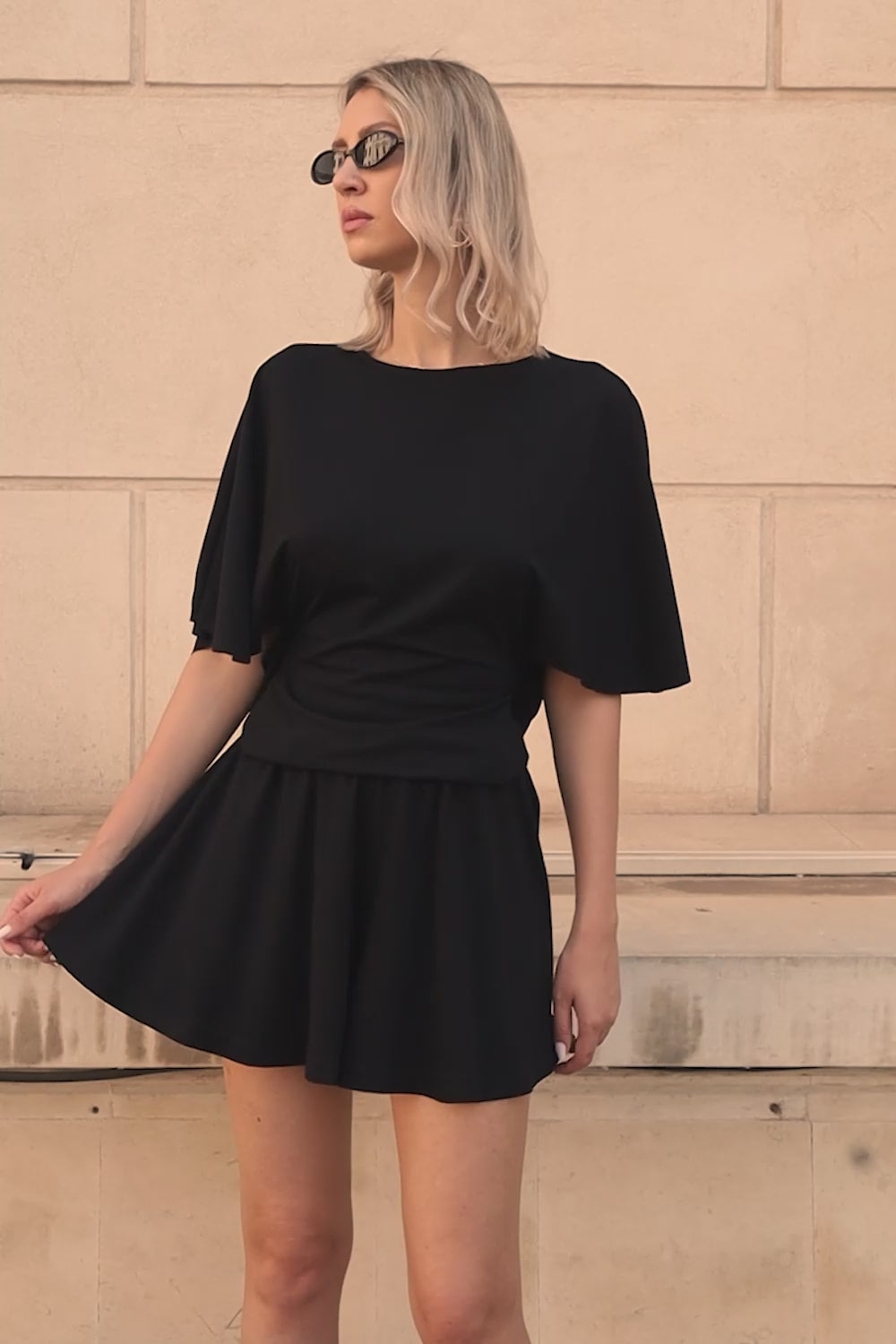 Tricou Eclipse | Femei | Negru | Stil Modern & Elegant | Confort & Funcționalitate | Atelier Hamza