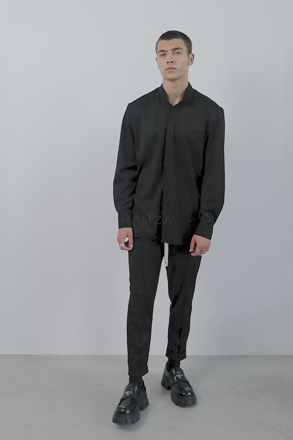 Camasa Thom Neagra | Bărbați | Negru | Stil Modern & Elegant | Confort & Funcționalitate | Atelier Hamza