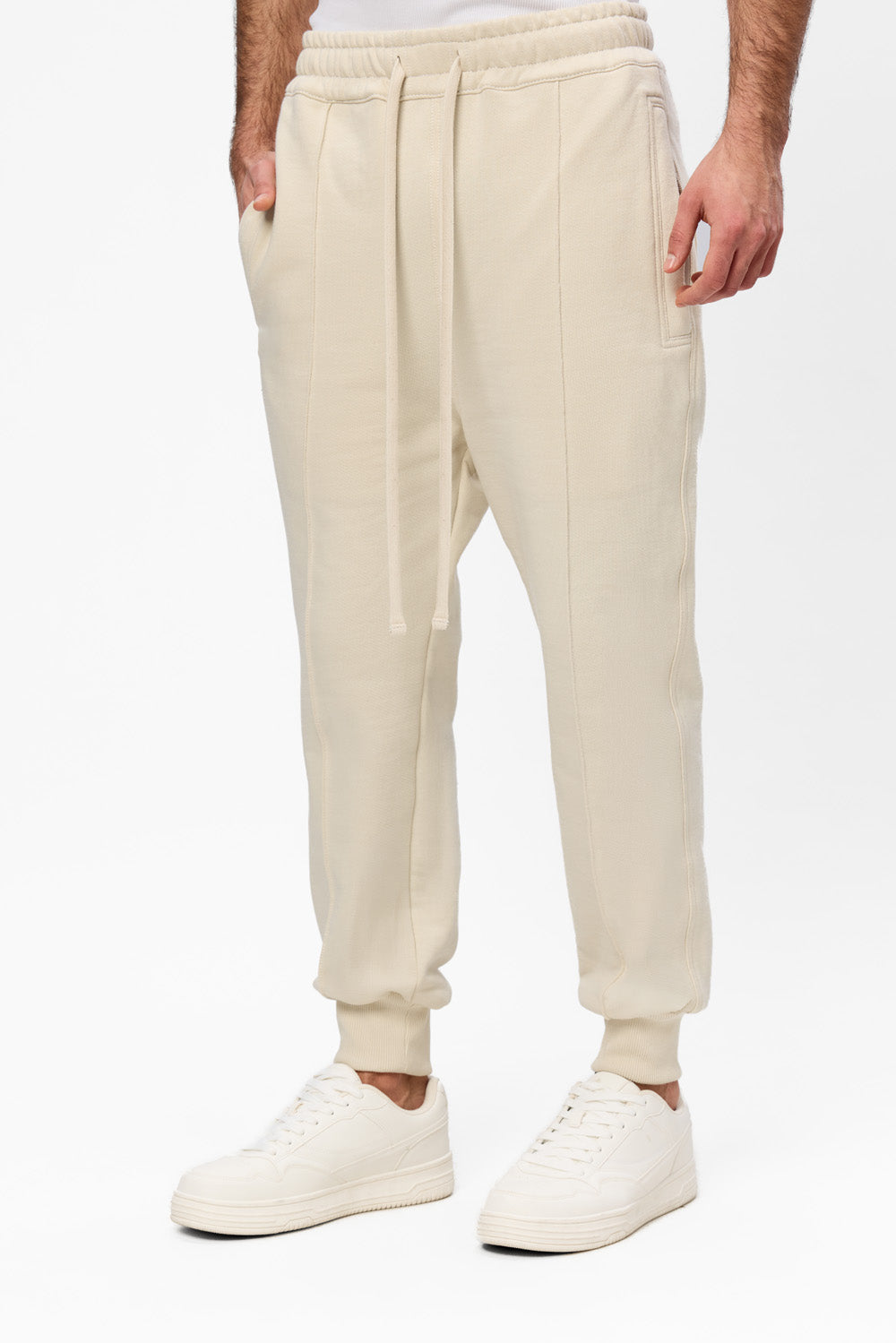 Czarne spodnie Crudo z niedokończonymi krawędziami