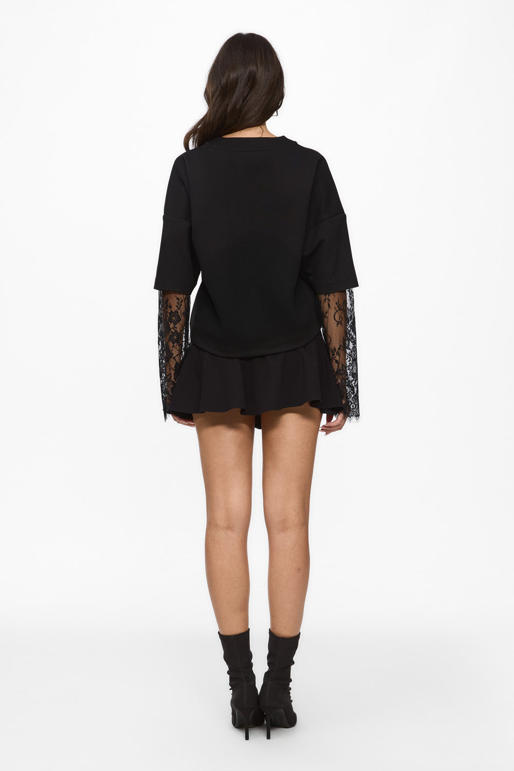 Venice black Top with lace sleeves