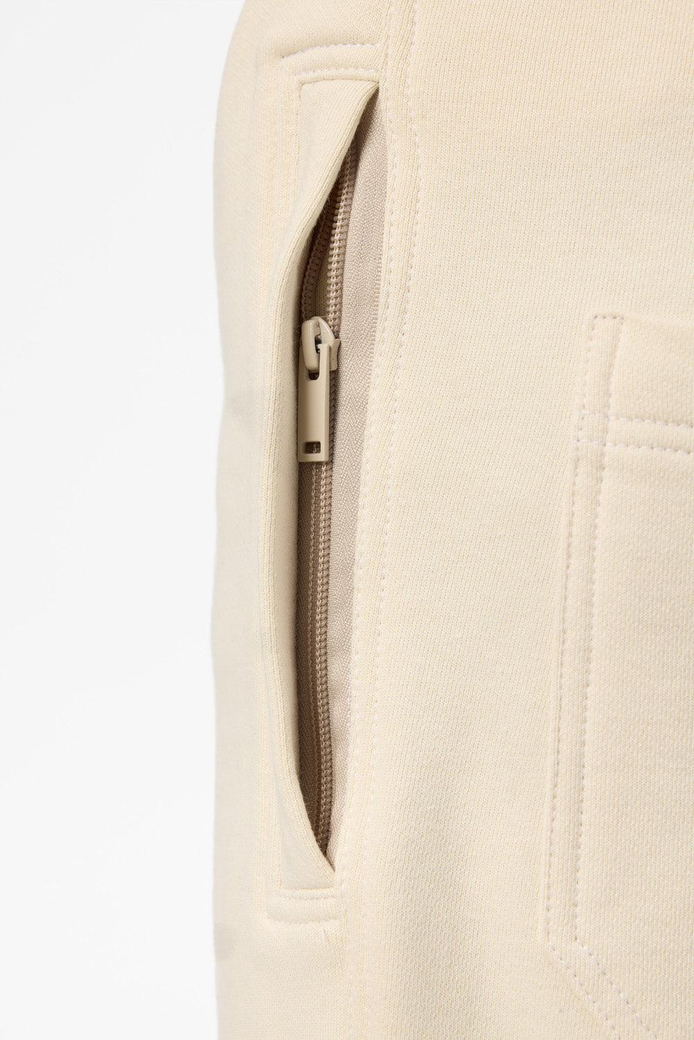 Czarne spodnie Crudo z niedokończonymi krawędziami