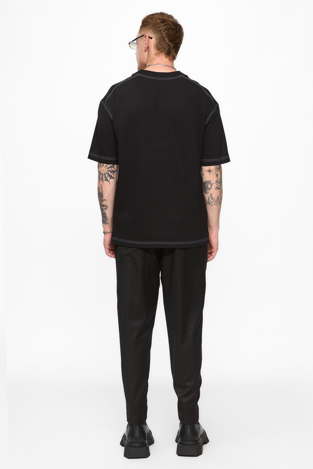 Khan Black T-shirt with decorative stitching