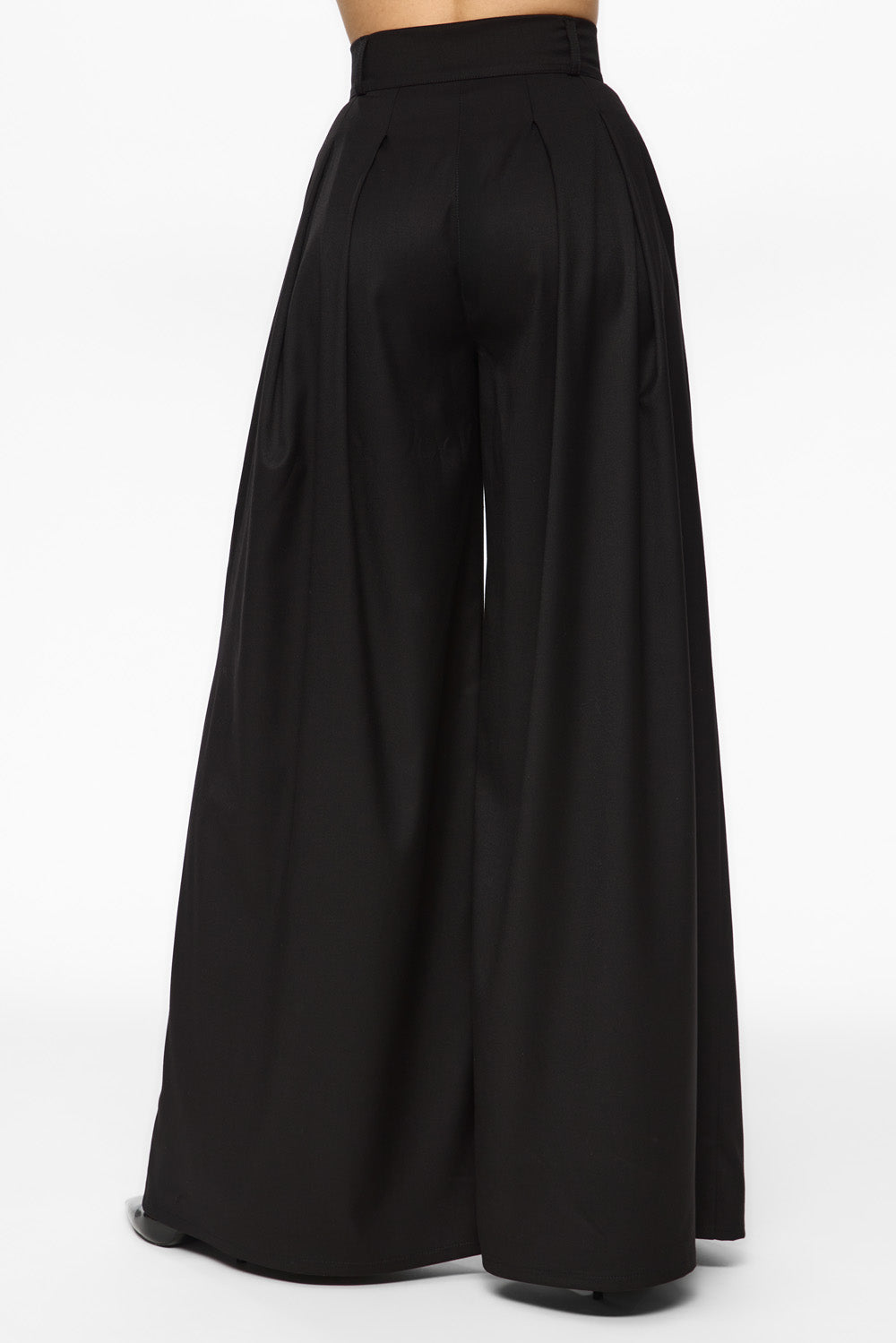 Kimi cloth Pants | Women | Black | Modern and elegant style | Comfort and functionality | Atelier Hamza