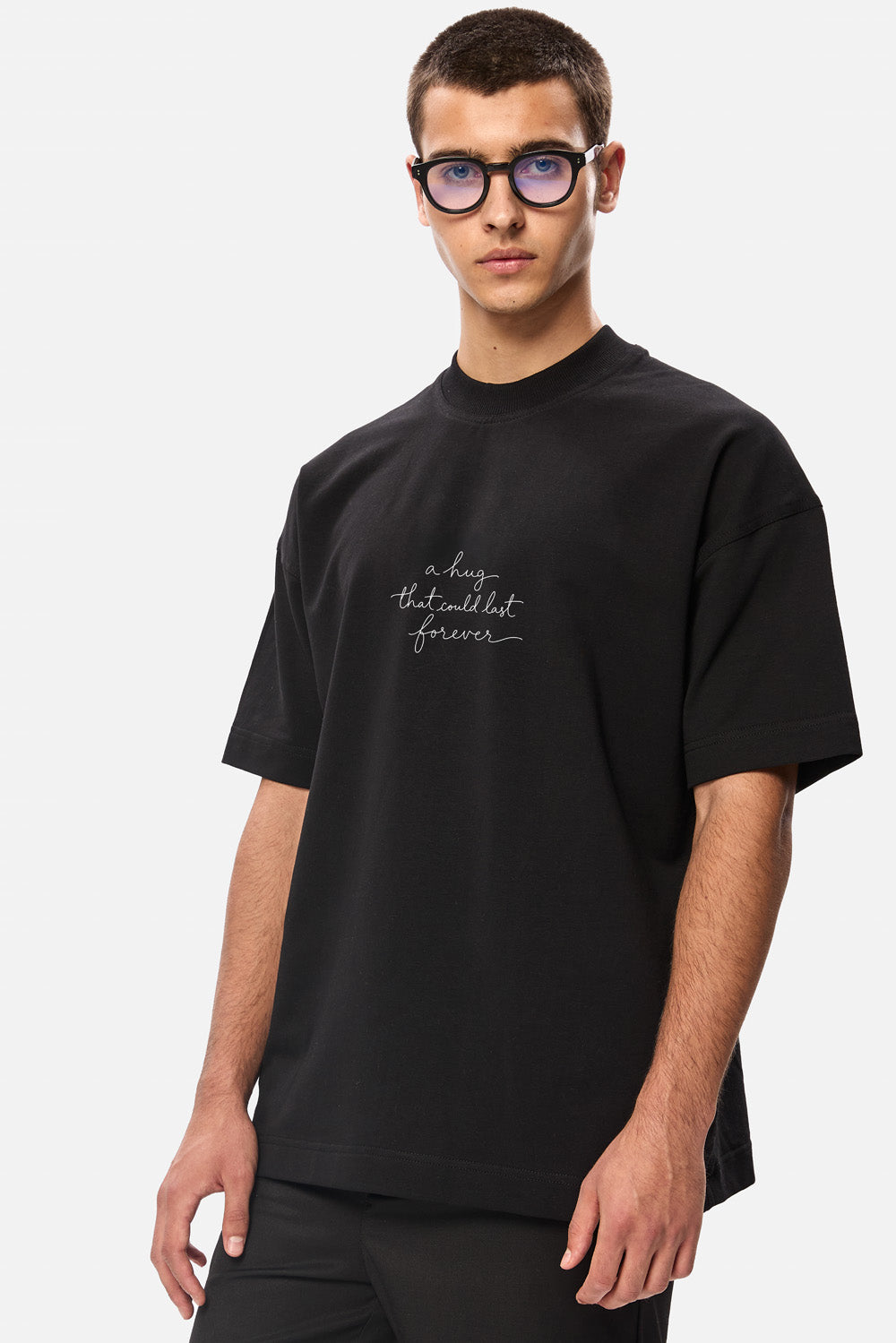 A hug One Line Black T-shirt