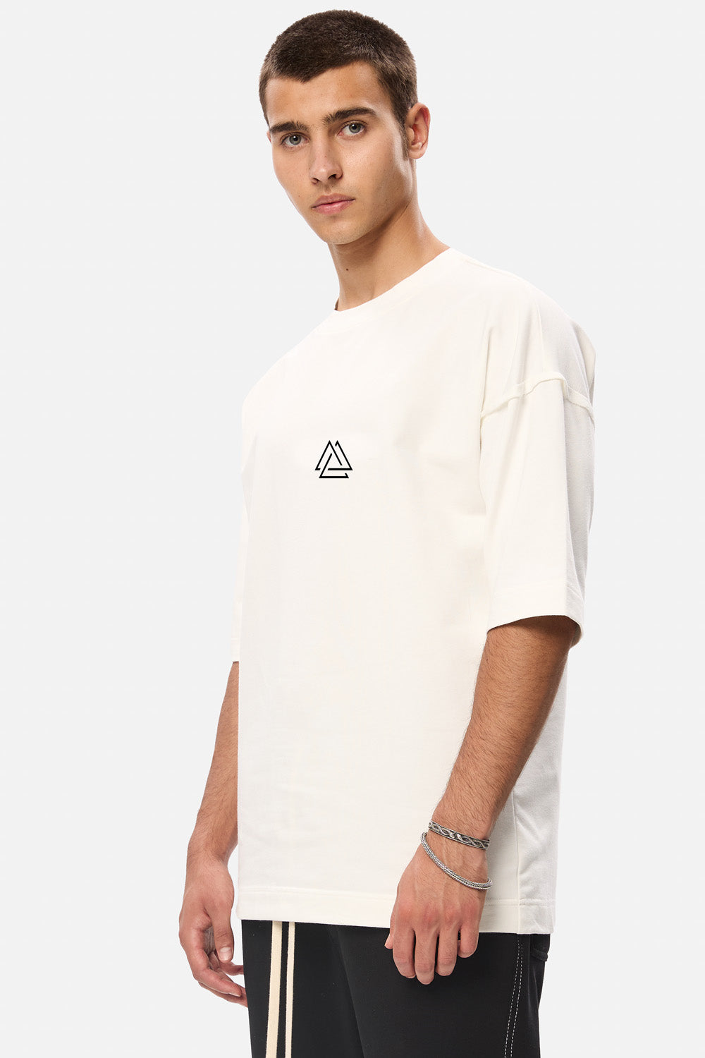 Yoghin  Off-white Embroidered T-shirt