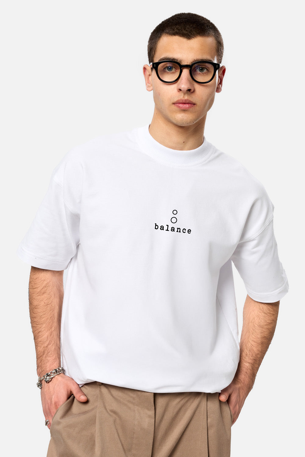 Tricou cu imprimeu Balance| Barbati | Alb | Stil Modern & Elegant | Confort & Funcționalitate | Atelier Hamza