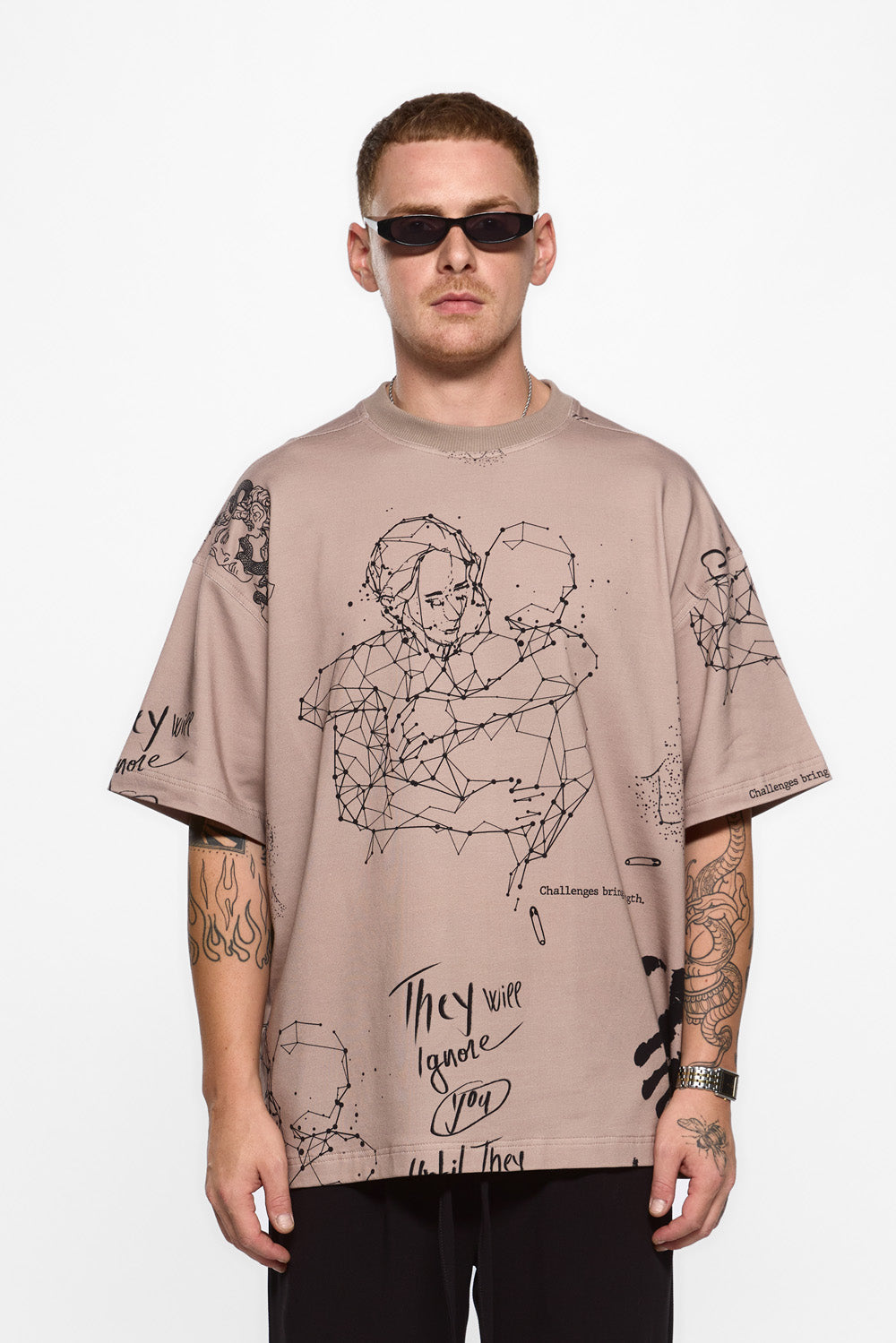 Tricou cu imprimeu Tattoo | Bărbați | Bej | Stil Modern & Elegant | Confort & Funcționalitate | Atelier Hamza