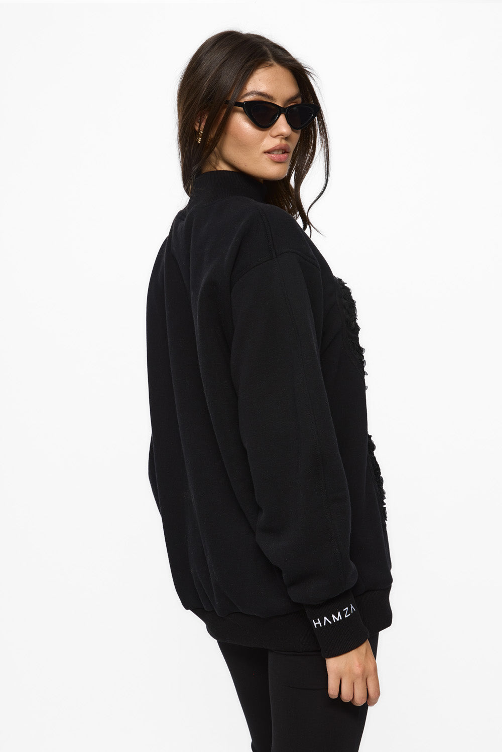 Czarny polarowy golf Kora z haftowanym gorsetem W