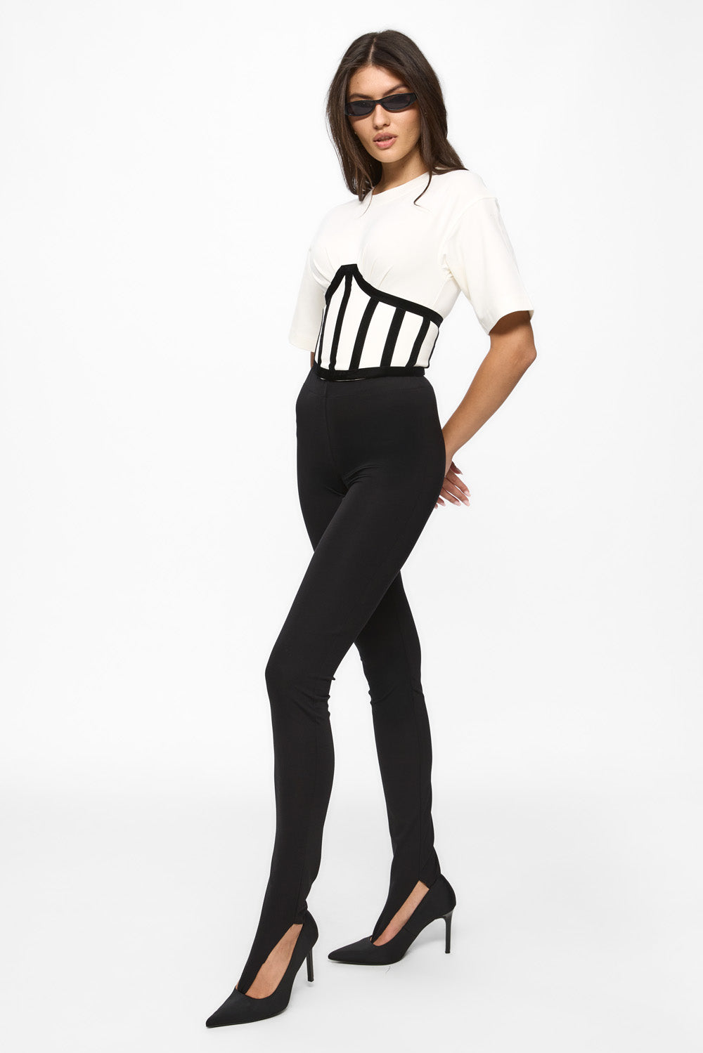 Beżowa koszulka La Perle z nadrukiem W