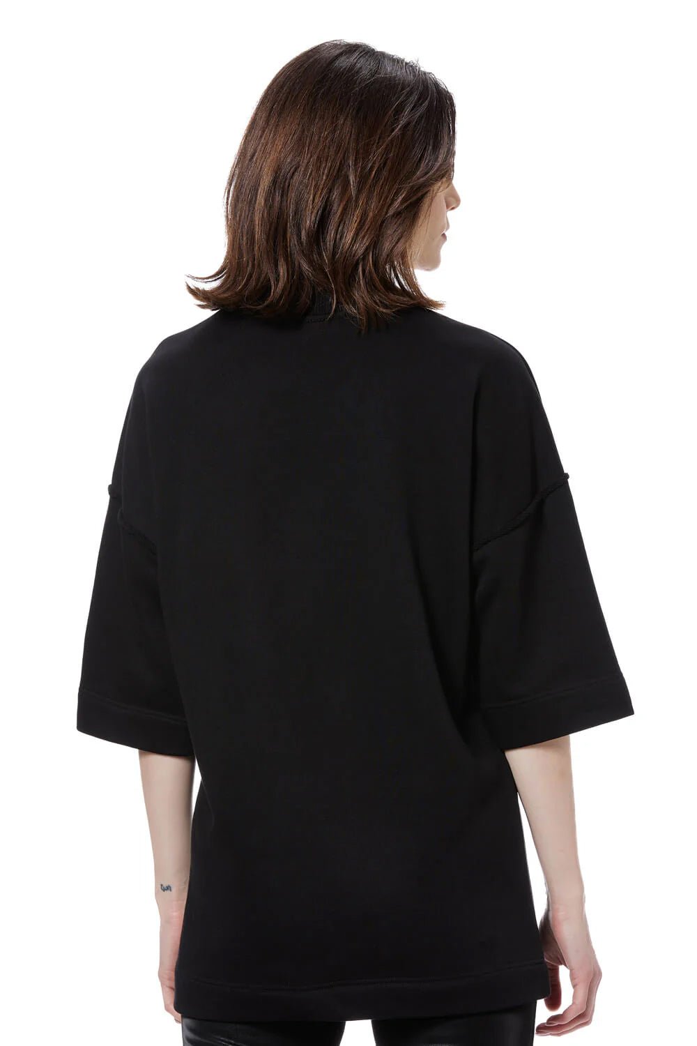 Tricou damă, negru, brodat Westside, bumbac premium, croială oversized, detalii elegante (guler rotund, umăr căzut).