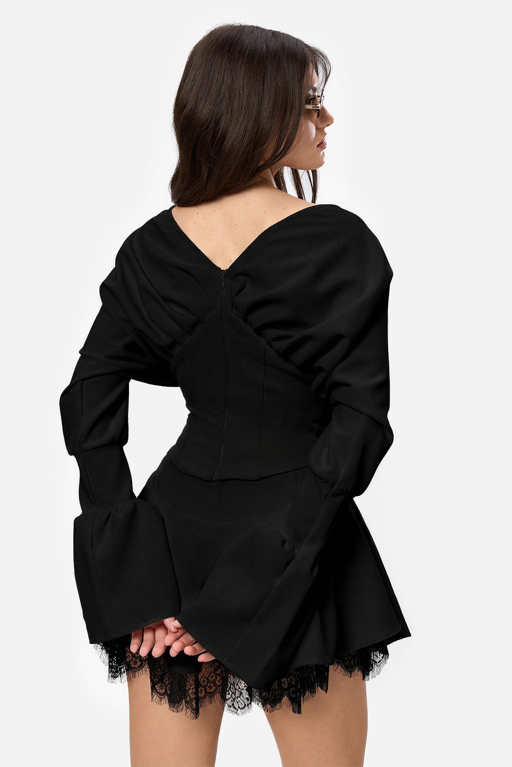 Czarna bluza z kapturem Karol z gorsetem