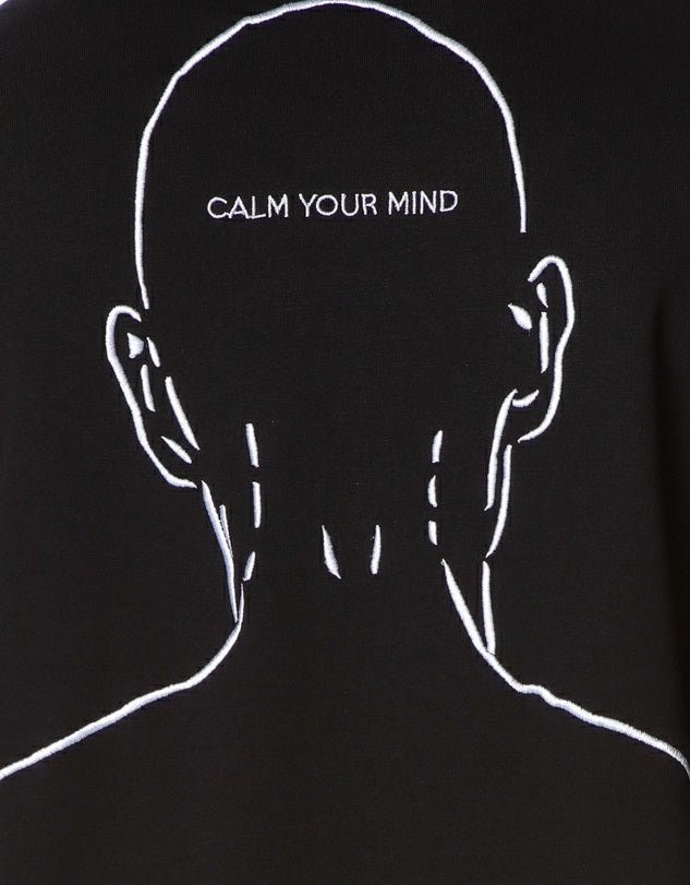 Tricou Brodat "Calm" | Femei | Negru Elegant, Moale & Confortabil | Liniște & Echilibru | Atelier Hamza