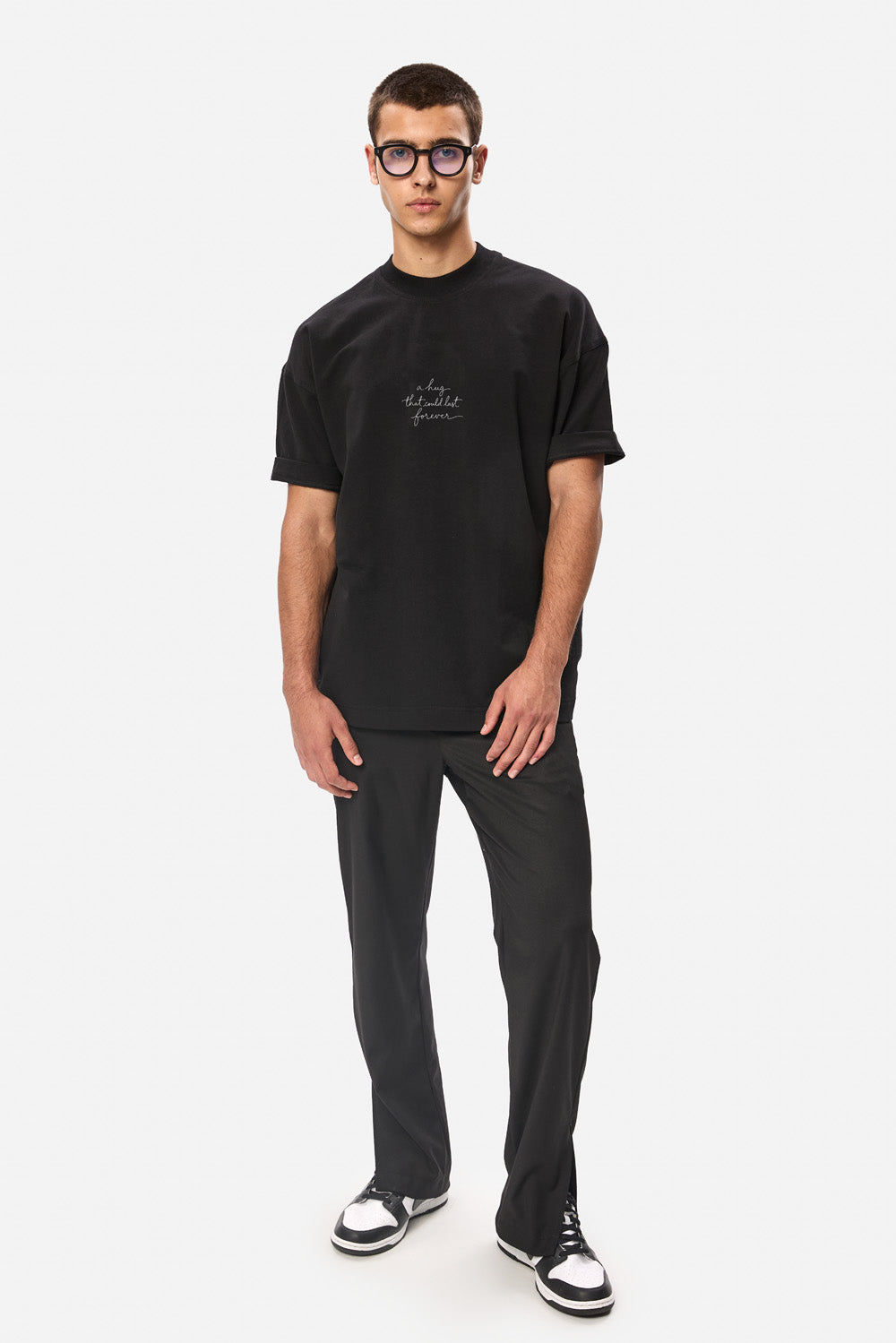 A hug One Line Black T-shirt