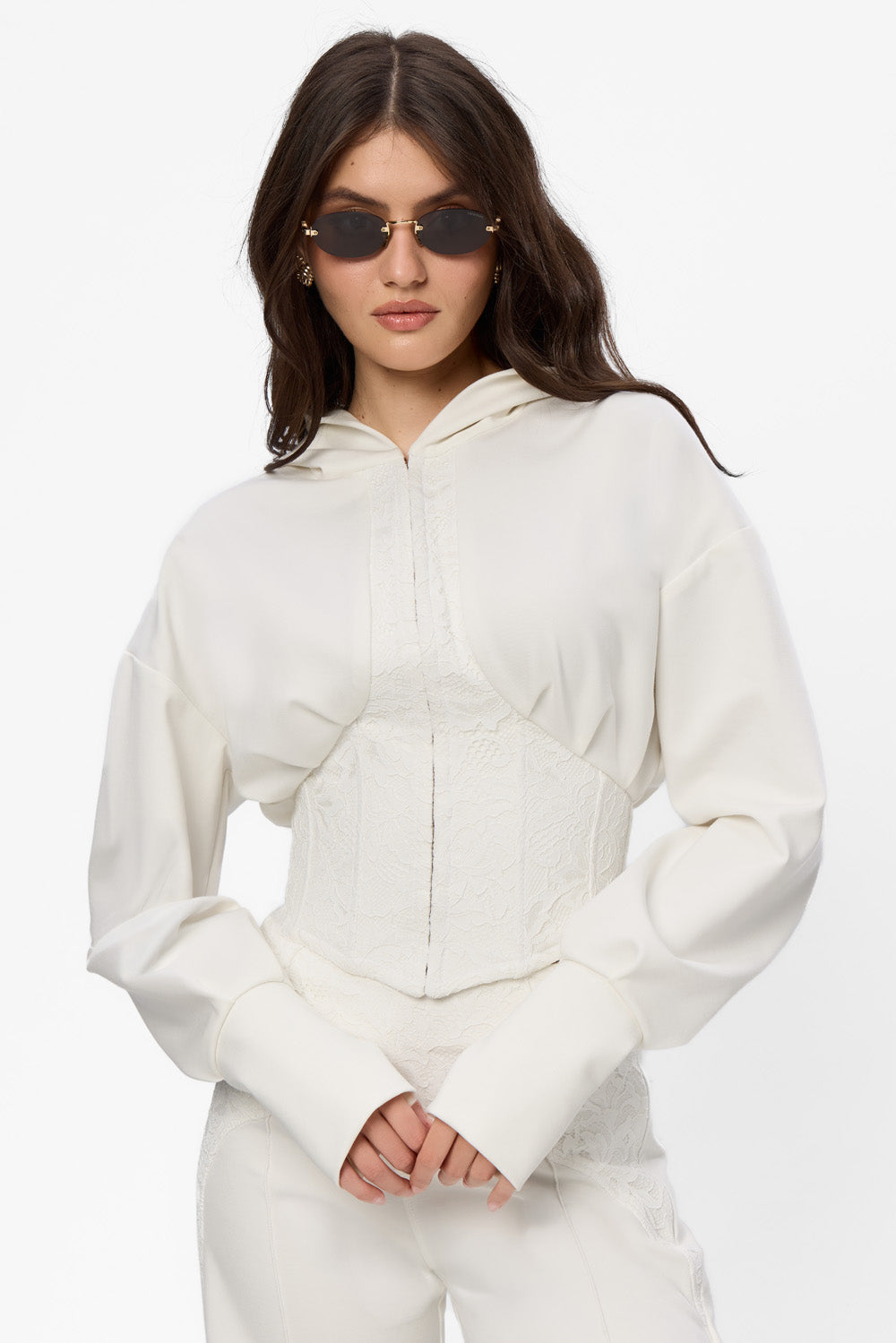 Czarna bluza z kapturem Karol z gorsetem