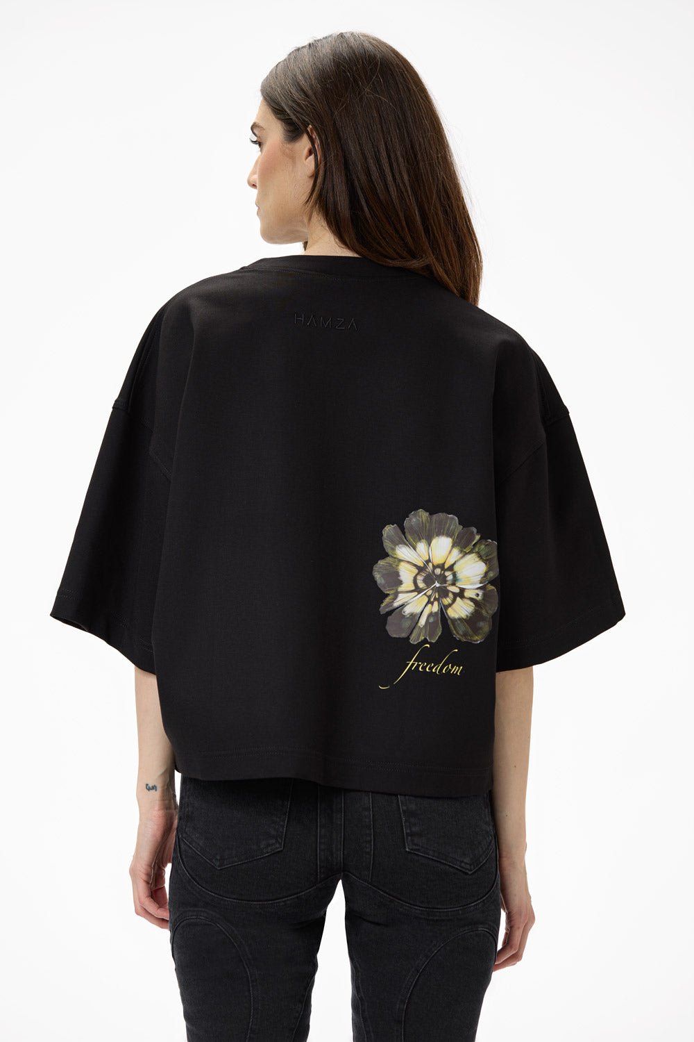Tricou damă, negru, imprimeu floral Blossom, viscoză premium, croială supradimensionată, detaliu elegant (mâneci largi).