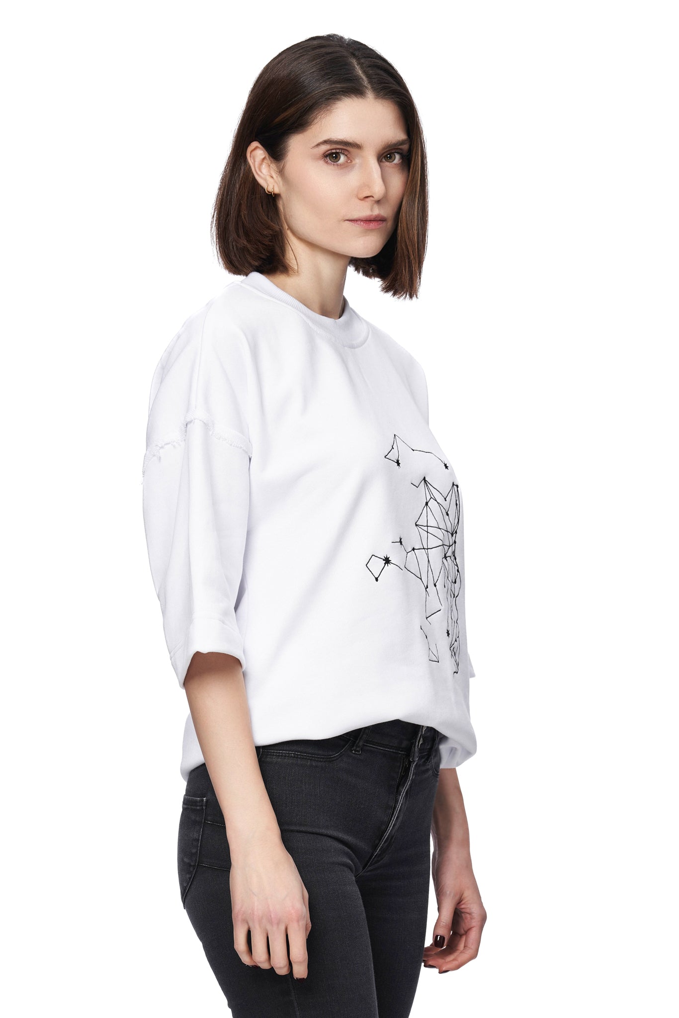 Tricou Brodat "Mind" | Femei | Alb | Stil Minimalist & Elegant | Confort & Rafinament | Atelier Hamza